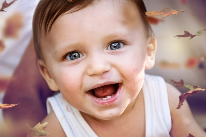 Bambina sorridente in primo piano — Veronica Garavaglia